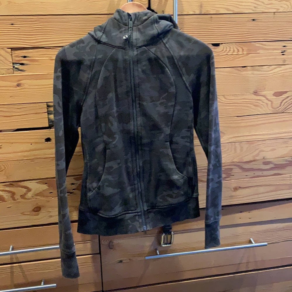 Lululemon Dark Camo Scuba Hoodie - Picture 5 of 6